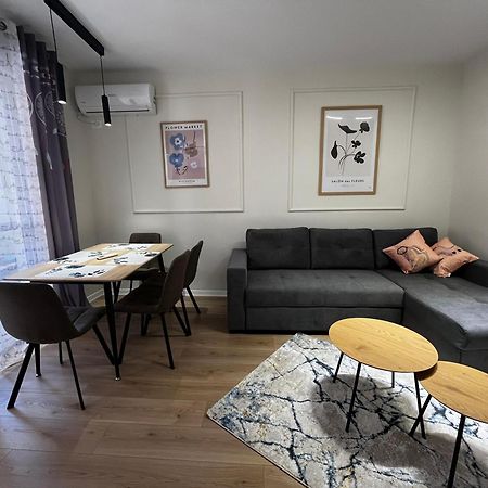 Charming Comfort Apartment Tirana Bagian luar foto
