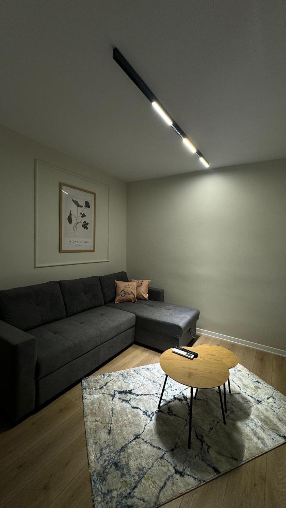 Charming Comfort Apartment Tirana Bagian luar foto