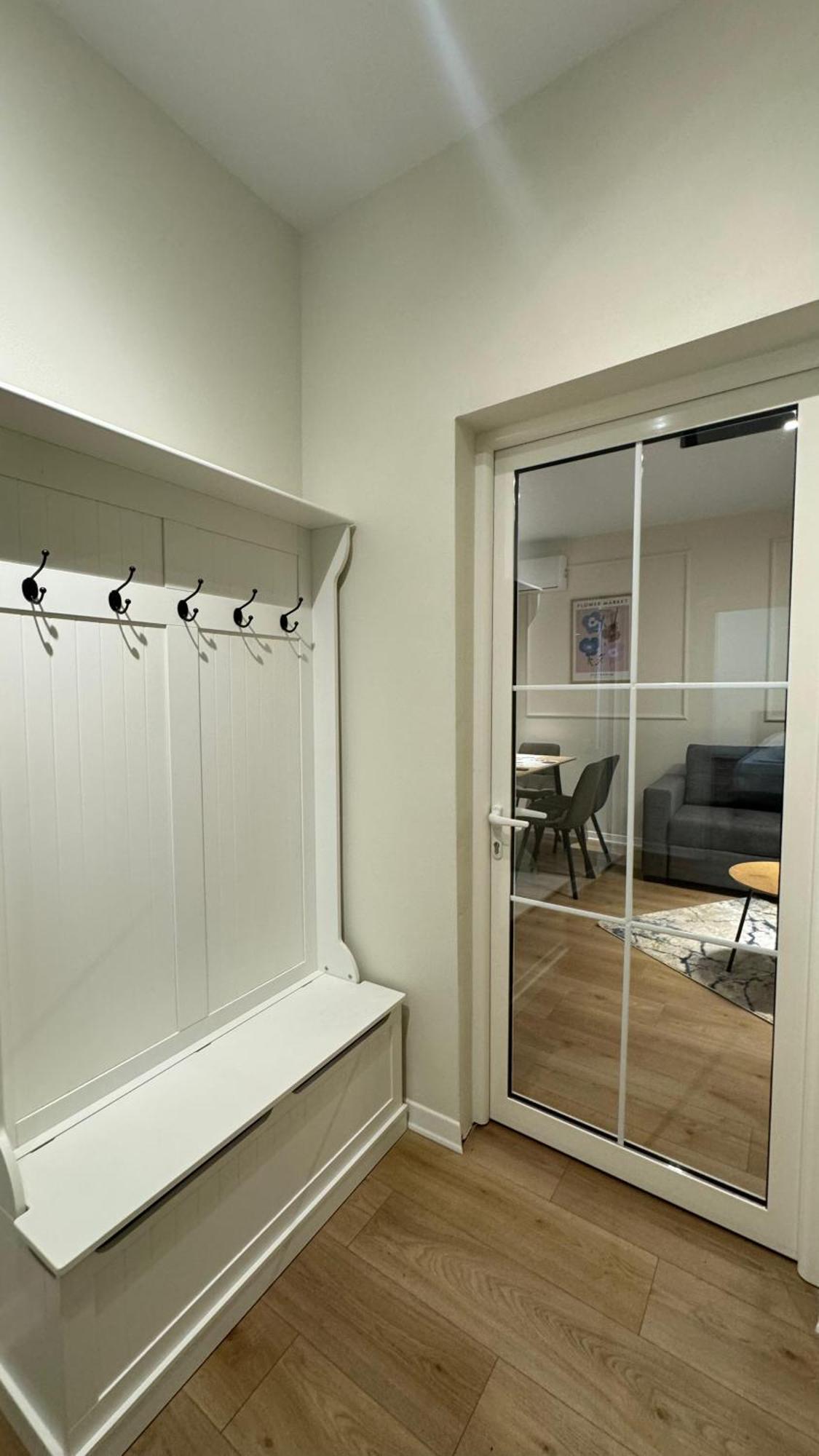 Charming Comfort Apartment Tirana Bagian luar foto
