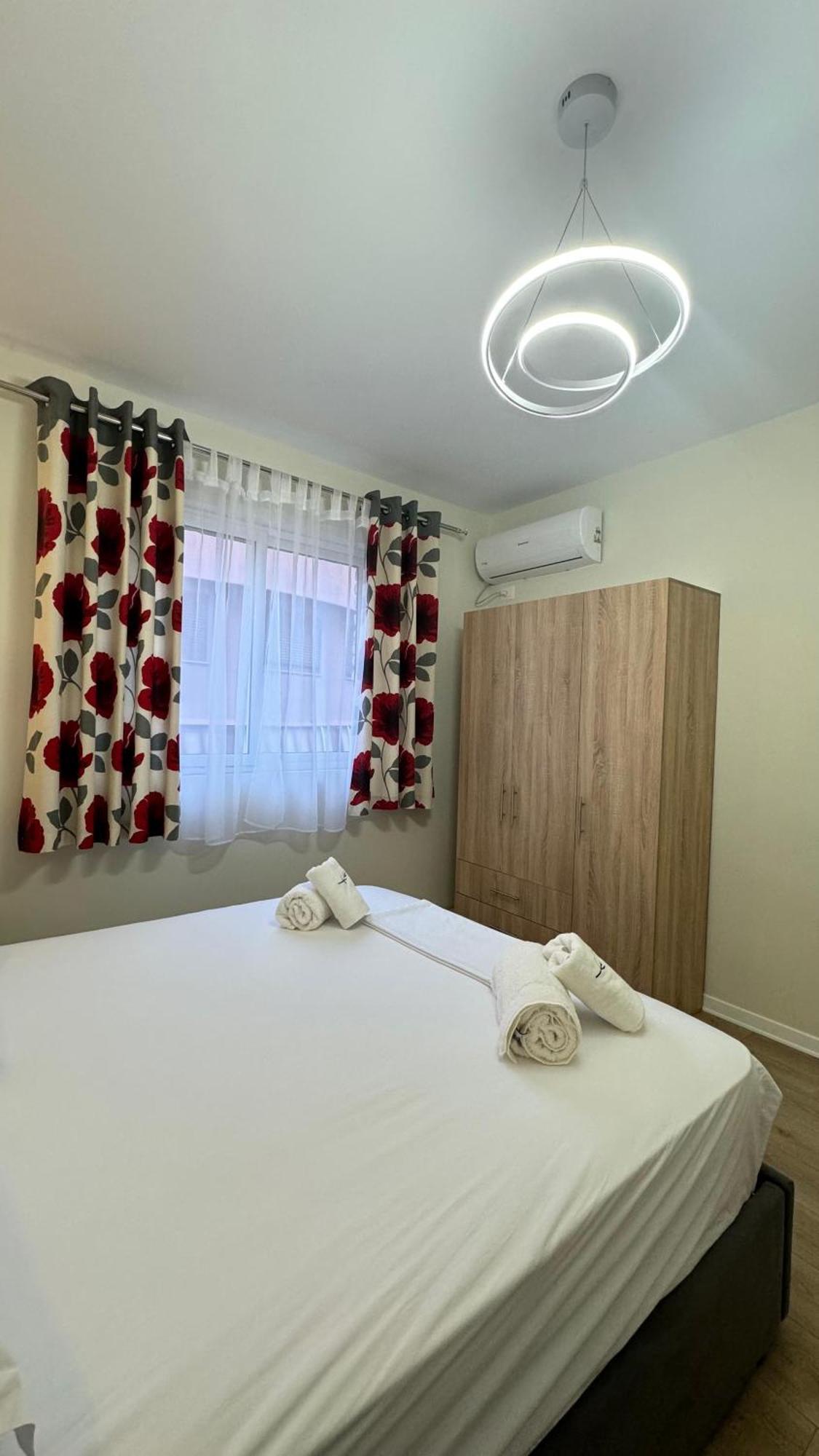 Charming Comfort Apartment Tirana Bagian luar foto