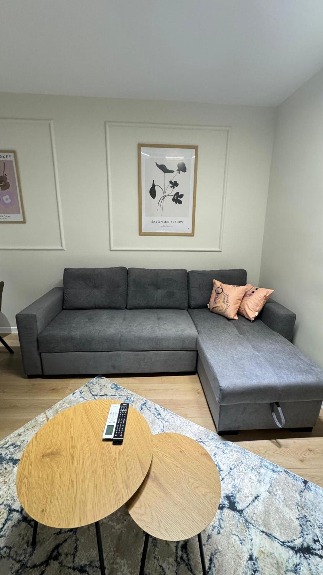 Charming Comfort Apartment Tirana Bagian luar foto