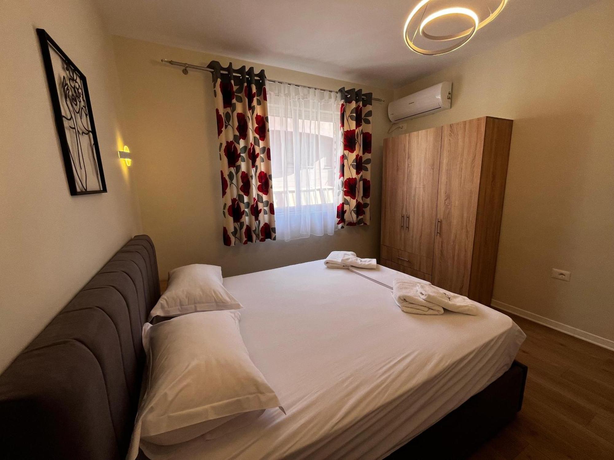 Charming Comfort Apartment Tirana Bagian luar foto