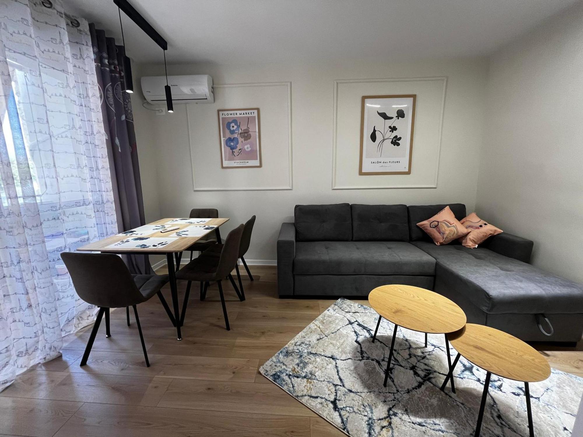 Charming Comfort Apartment Tirana Bagian luar foto